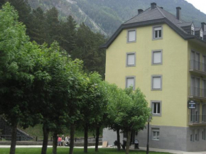 Albergue Turístico Rio Aragon Canfranc